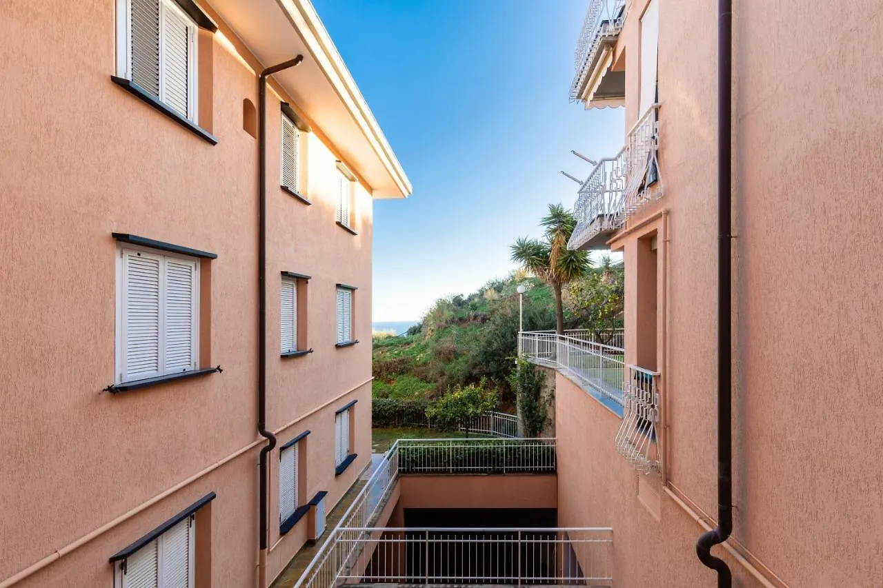086 - Sunshine Home, 5 Minuti Dalla Spiaggia - Parcheggio Privato Gratis Incluso Ospedaletti 0*,